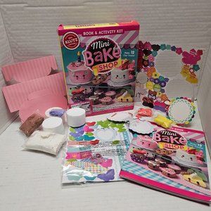 KLUTZ Pick the Perfect Pastry to Make Cake Decorate Cookis Mini Bake Shop Book